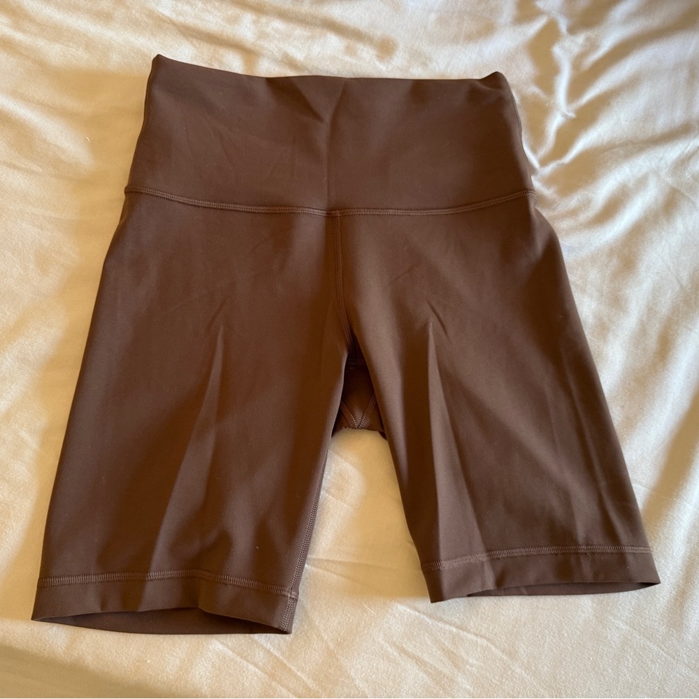 Lululemon Wunder Train HR Short 8” Inseam Size 6 Shorts Java Brown Athletic Yoga